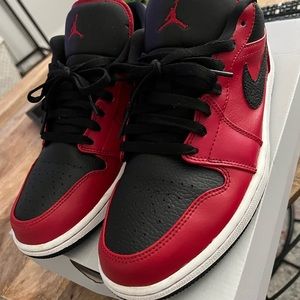 Jordan 1 red black white bottoms mens size 10